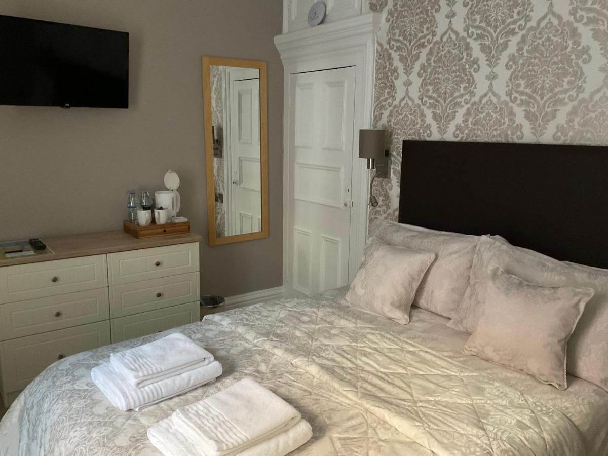 Glenora Guest House ويتبي المظهر الخارجي الصورة