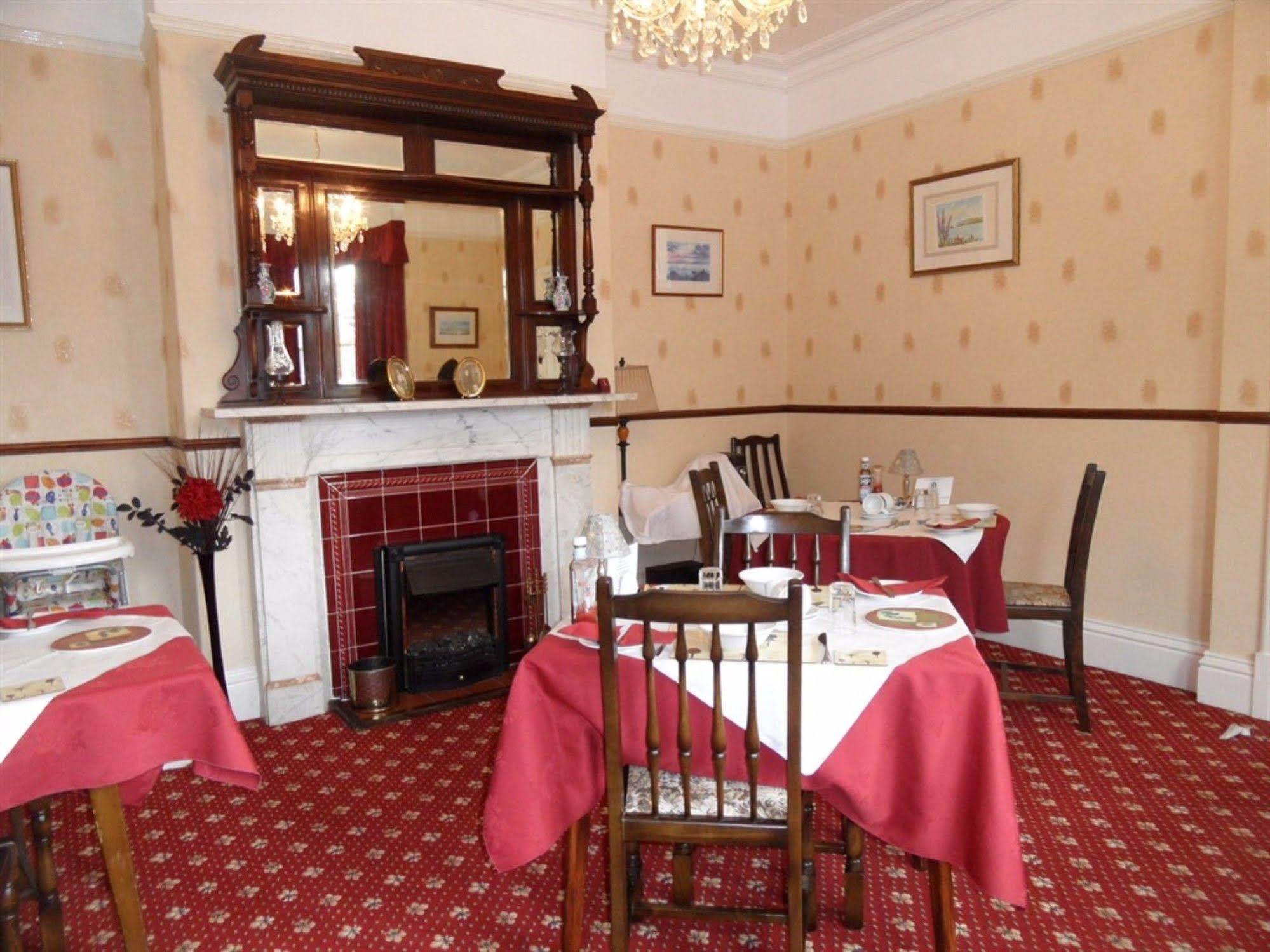 Glenora Guest House ويتبي المظهر الخارجي الصورة